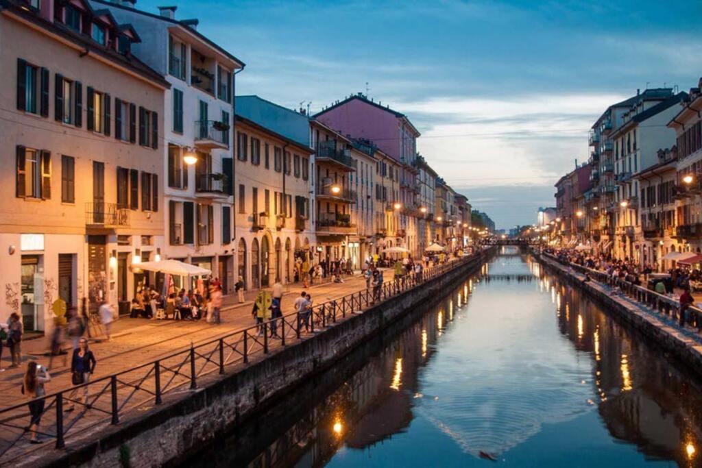 Daniela'S Spazioso Appartamento Ai Navigli Milán Exterior foto