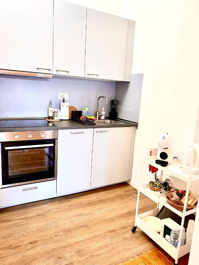 Daniela'S Spazioso Appartamento Ai Navigli Milán Exterior foto