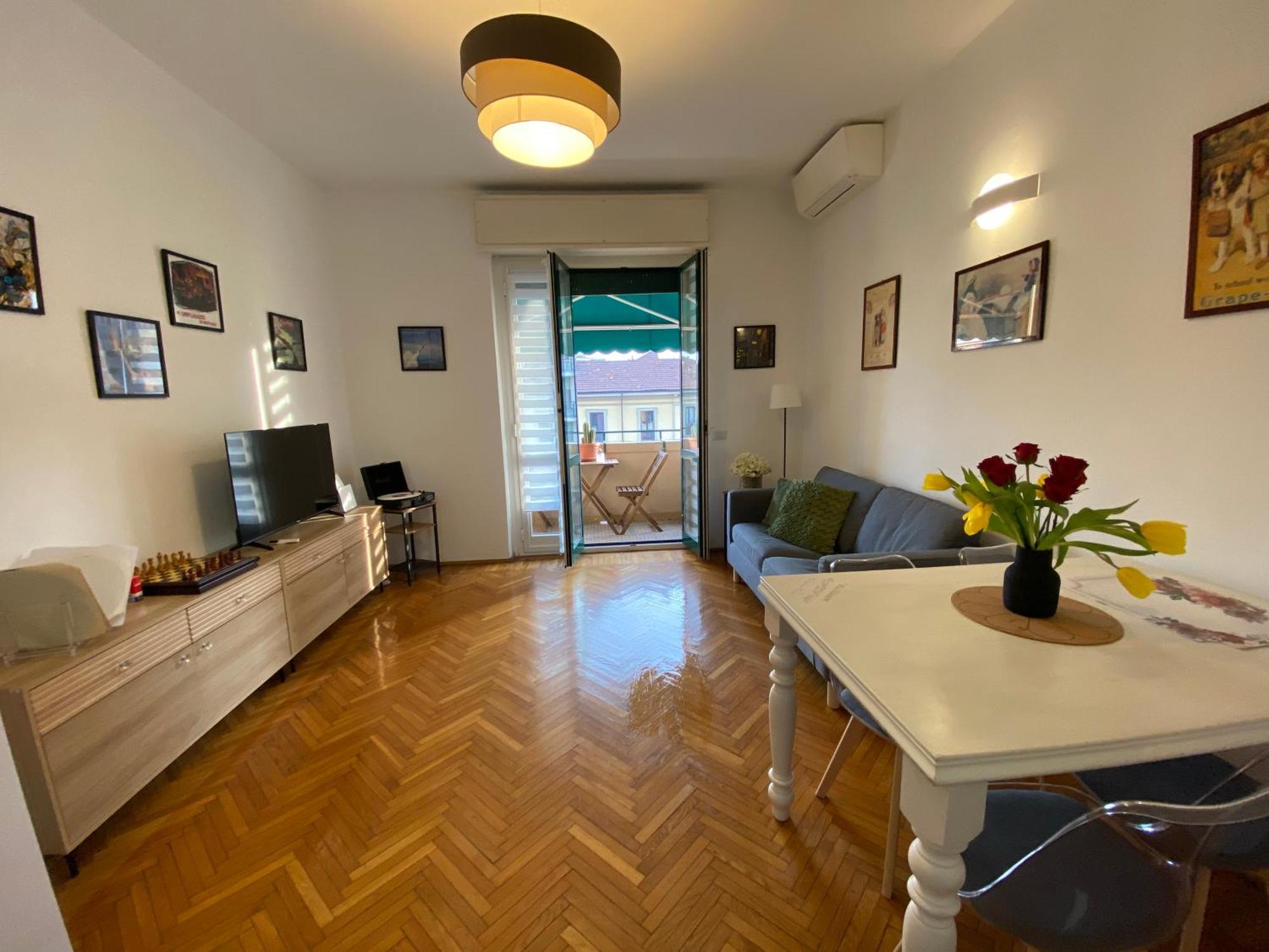 Daniela'S Spazioso Appartamento Ai Navigli Milán Exterior foto
