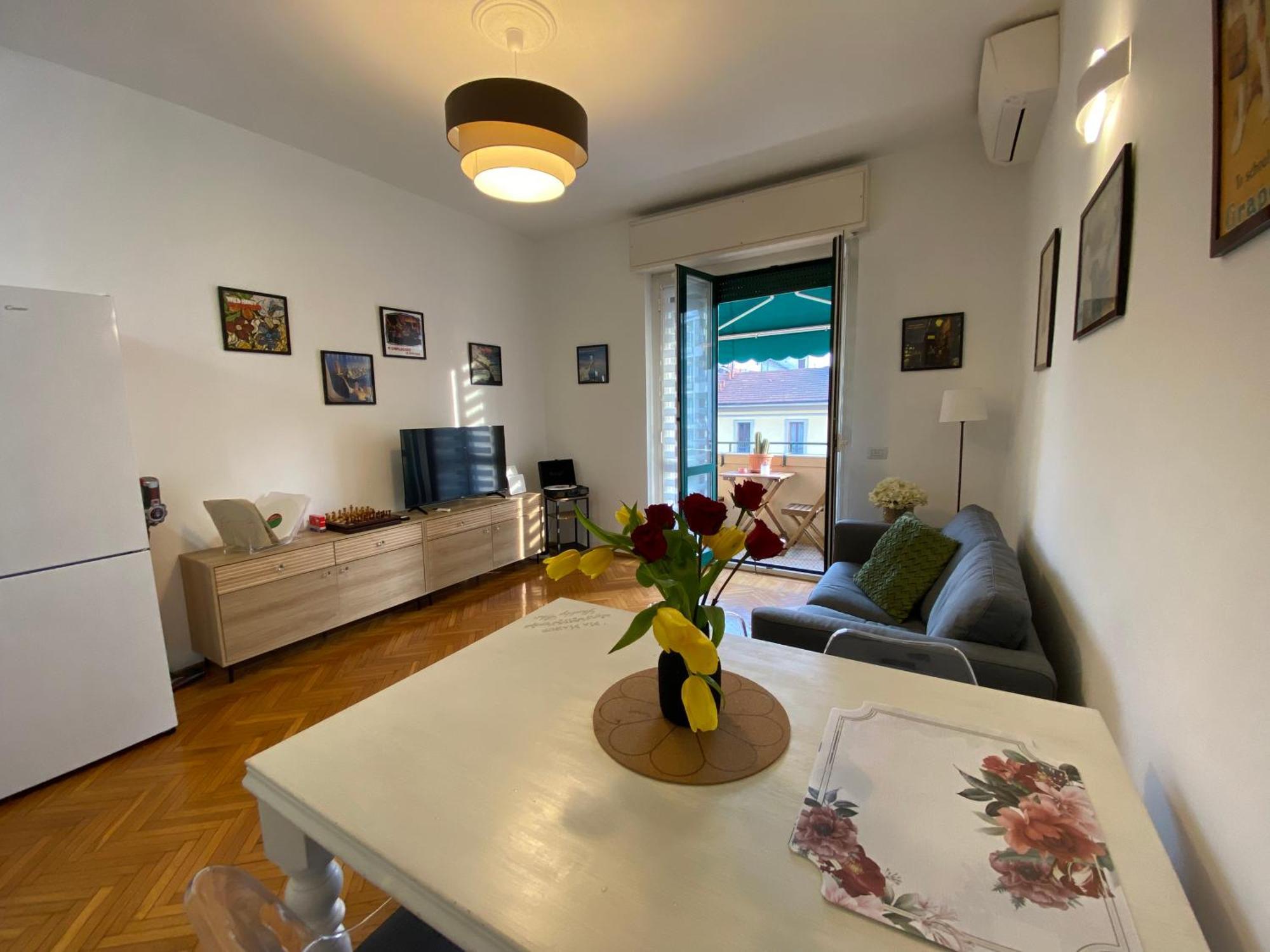 Daniela'S Spazioso Appartamento Ai Navigli Milán Exterior foto