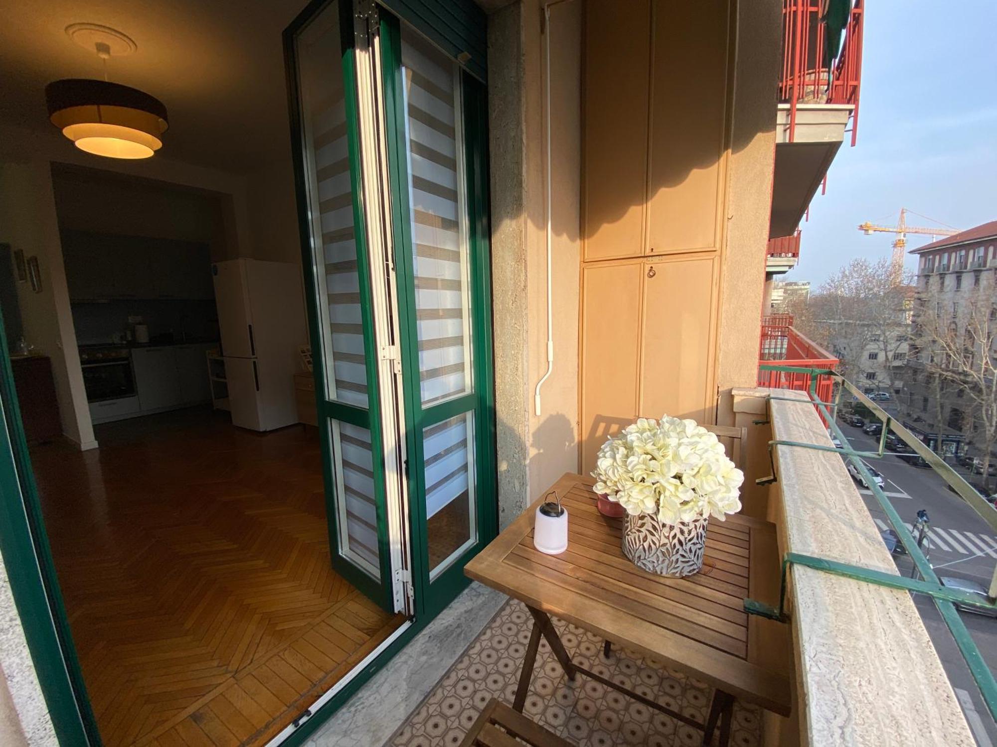 Daniela'S Spazioso Appartamento Ai Navigli Milán Exterior foto