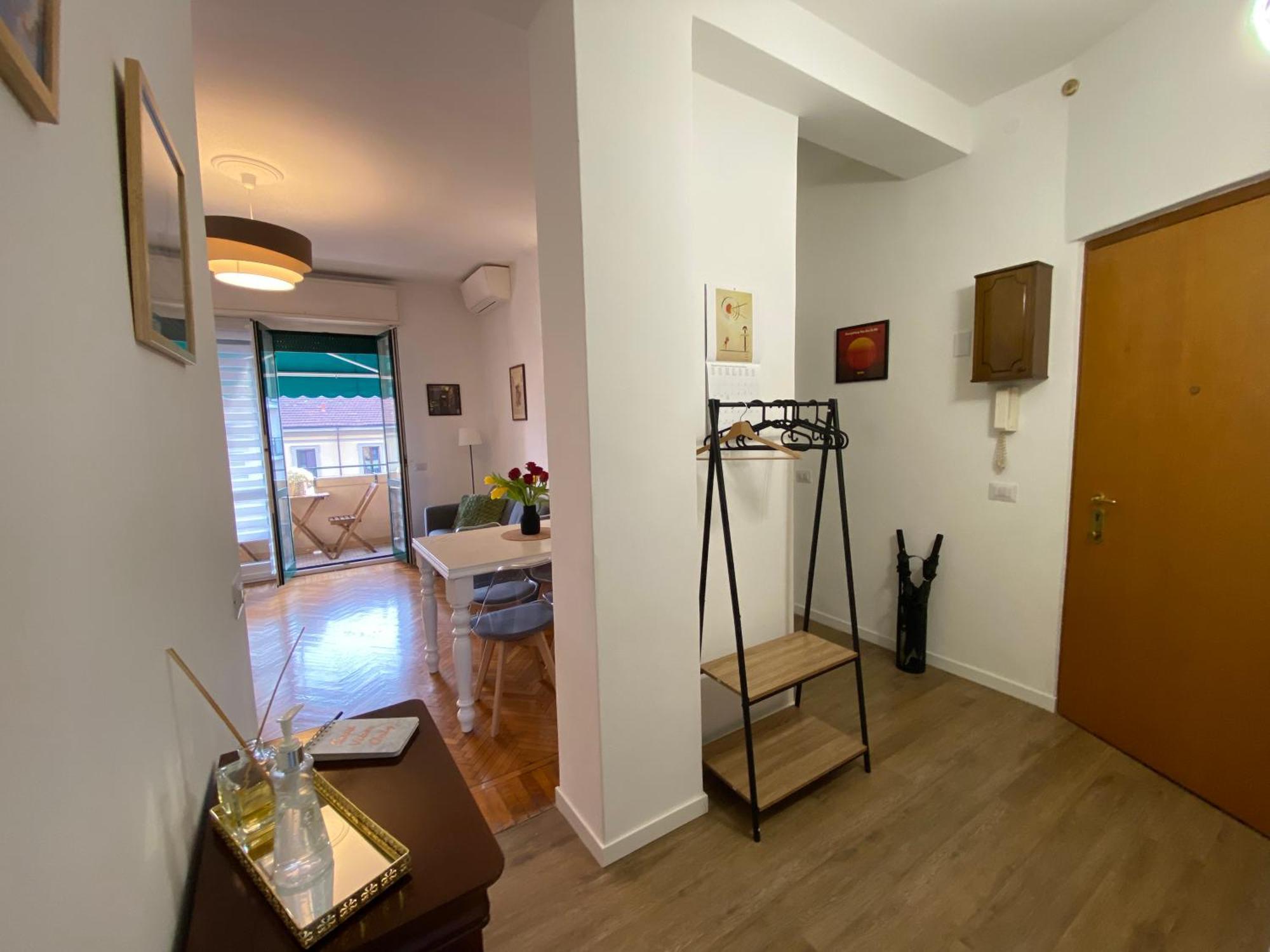 Daniela'S Spazioso Appartamento Ai Navigli Milán Exterior foto