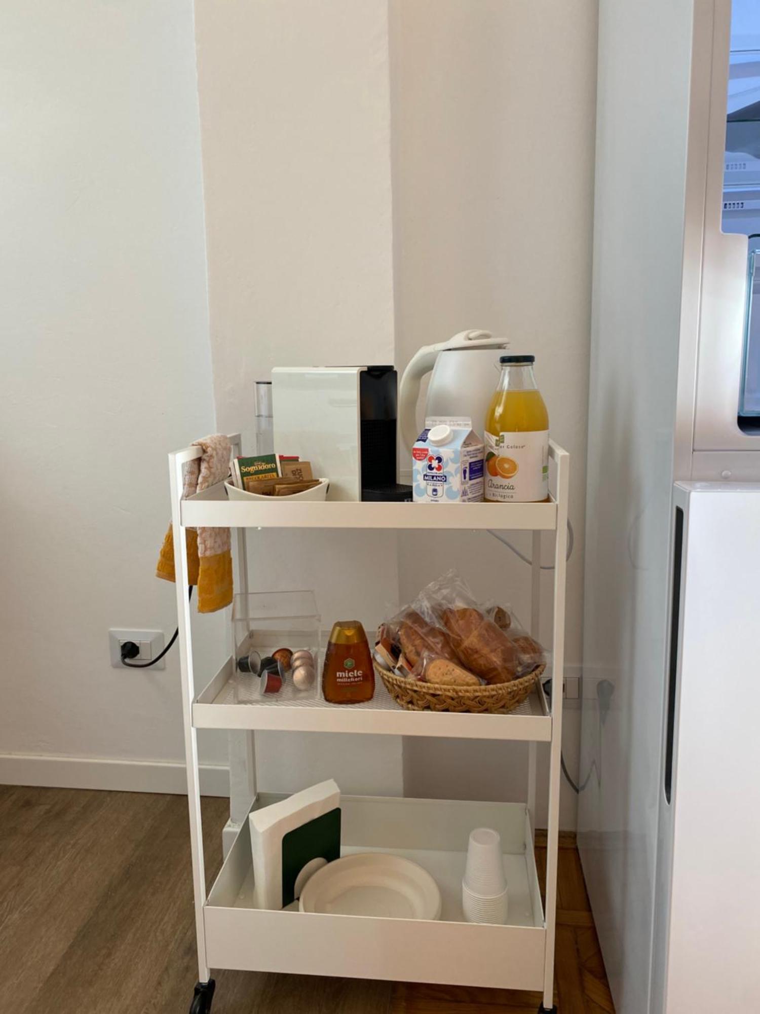 Daniela'S Spazioso Appartamento Ai Navigli Milán Exterior foto